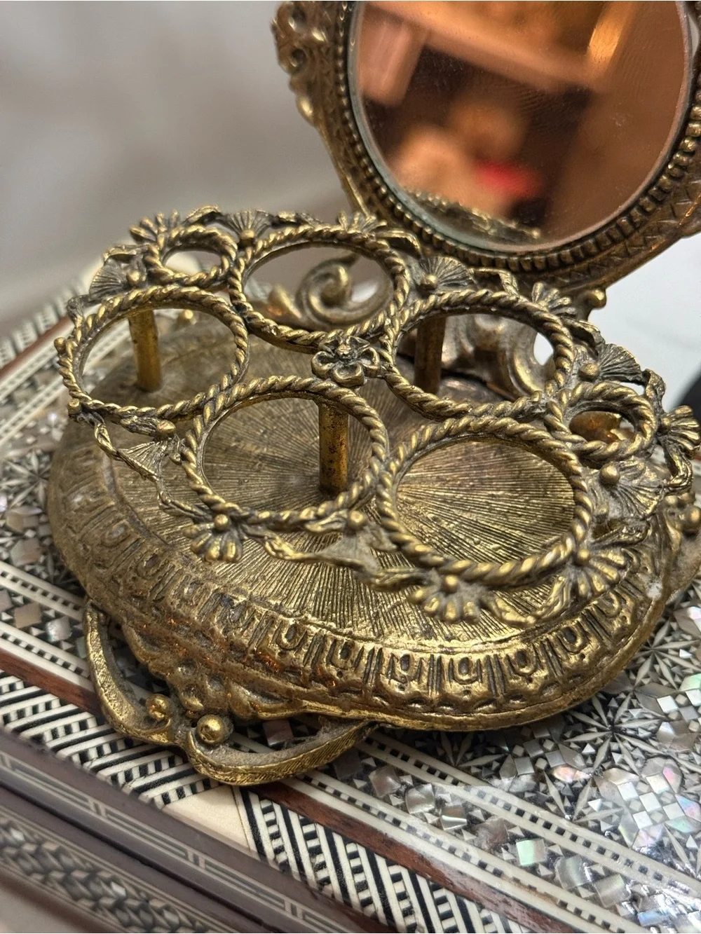 VTG Celeste | Gold Brass Lipstick Holder with a Small Mirror